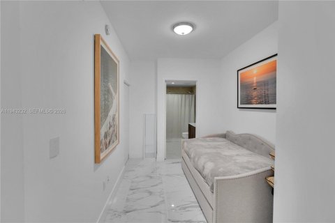 Condo in Miami, Florida, 1 bedroom  № 2003418 - photo 29