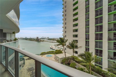 Condo in Miami, Florida, 1 bedroom  № 2003418 - photo 28