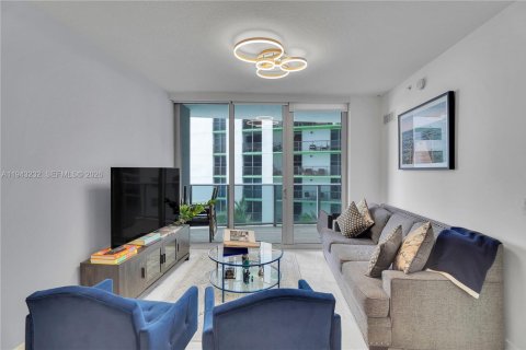 Condo in Miami, Florida, 1 bedroom  № 2003418 - photo 9