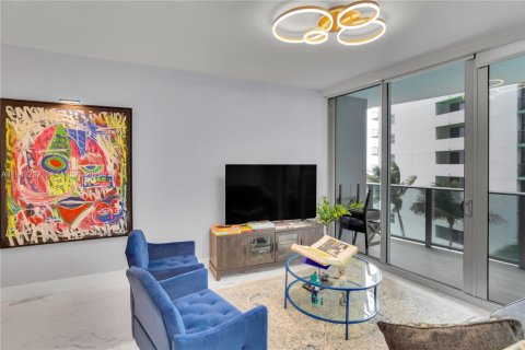 Condo in Miami, Florida, 1 bedroom  № 2003418 - photo 8