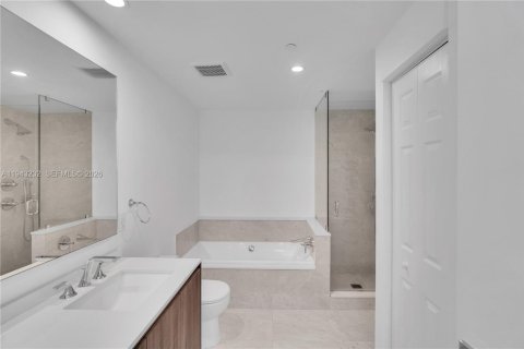 Condo in Miami, Florida, 1 bedroom  № 2003418 - photo 22