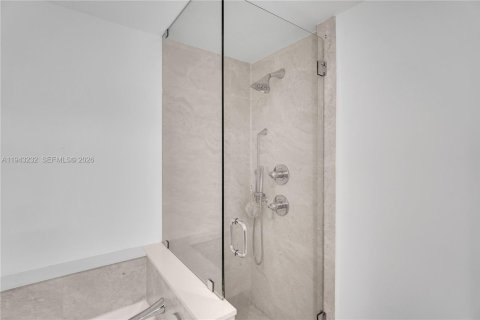 Condo in Miami, Florida, 1 bedroom  № 2003418 - photo 24