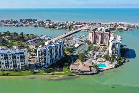 Copropriété à vendre à Saint Pete Beach, Floride: 2 chambres, 107.77 m2 № 1303932 - photo 1