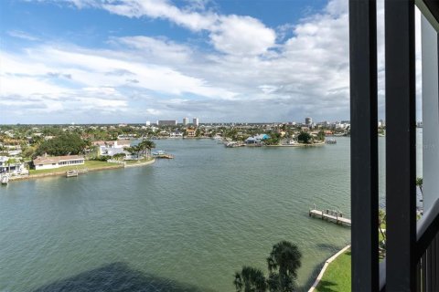 Copropriété à vendre à Saint Pete Beach, Floride: 2 chambres, 107.77 m2 № 1303932 - photo 25