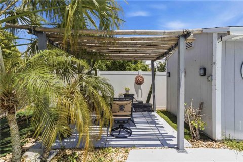 House in Tampa, Florida 2 bedrooms, 110.46 sq.m. № 2234243 - photo 29