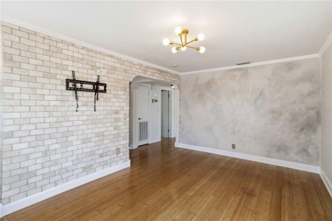 House in Tampa, Florida 2 bedrooms, 110.46 sq.m. № 2234243 - photo 14