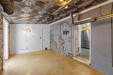 House in Tampa, Florida 2 bedrooms, 110.46 sq.m. № 2234243 - photo 23