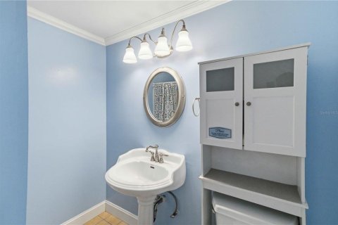 House in Tampa, Florida 2 bedrooms, 110.46 sq.m. № 2234243 - photo 10