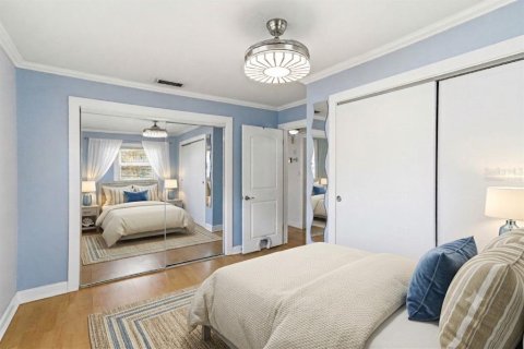 House in Tampa, Florida 2 bedrooms, 110.46 sq.m. № 2234243 - photo 8