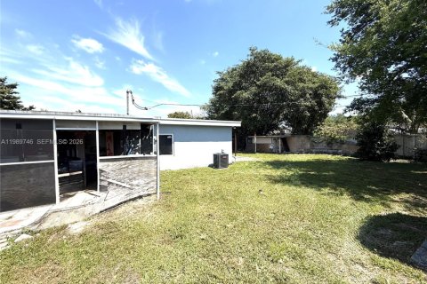 Купить коммерческую недвижимость в Майами, Флорида 233.37м2, № 2051917 - фото 12