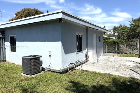 Купить коммерческую недвижимость в Майами, Флорида 233.37м2, № 2051917 - фото 14