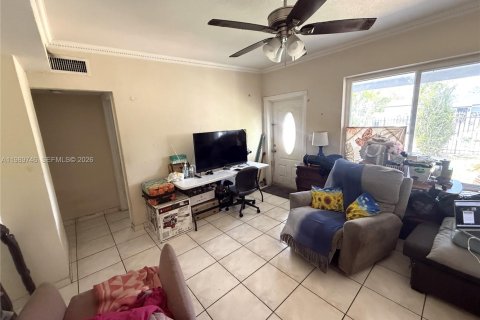 Propiedad comercial en venta en Miami, Florida, 233.37 m2 № 2051917 - foto 18