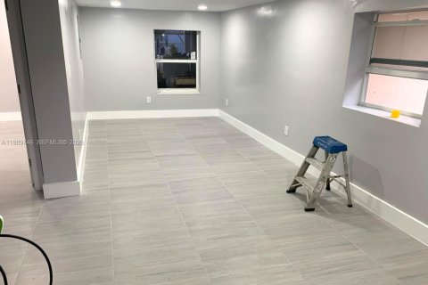 Купить коммерческую недвижимость в Майами, Флорида 233.37м2, № 2051917 - фото 8