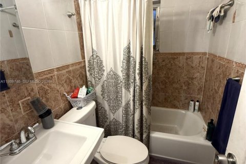 Propiedad comercial en venta en Miami, Florida, 233.37 m2 № 2051917 - foto 24