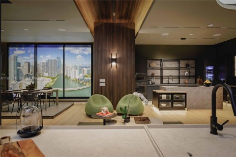 Коммерческая недвижимость в Дорал, Флорида № 2019966