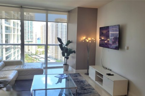 Condo in Miami, Florida, 1 bedroom № 2257390 - photo 3
