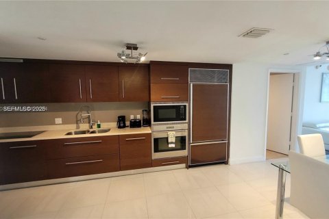 Condo in Miami, Florida, 1 bedroom № 2257390 - photo 4