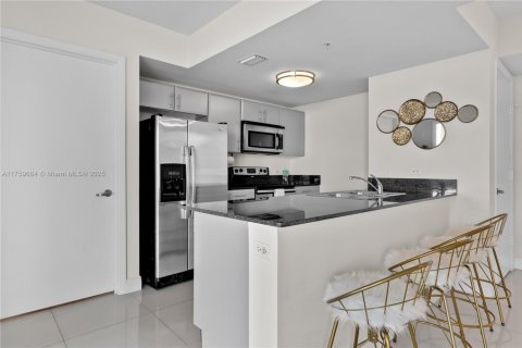 Condo in Miami, Florida, 2 bedrooms  № 1713286 - photo 21