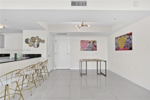 Condo in Miami, Florida, 2 bedrooms  № 1713286 - photo 20