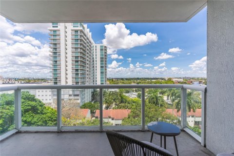 Condo in Miami, Florida, 2 bedrooms  № 1713286 - photo 26