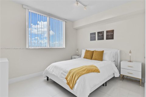 Condo in Miami, Florida, 2 bedrooms  № 1713286 - photo 14
