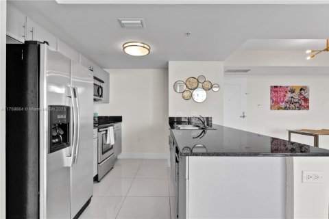 Condo in Miami, Florida, 2 bedrooms  № 1713286 - photo 19