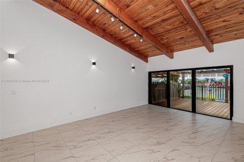 Casa en venta en Hallandale Beach, Florida, 3 dormitorios, 156.08 m2 № 1807569 - foto 4