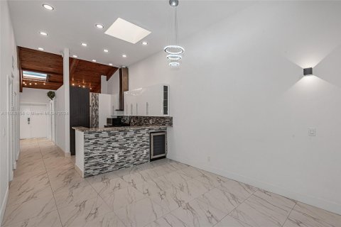 Casa en venta en Hallandale Beach, Florida, 3 dormitorios, 156.08 m2 № 1807569 - foto 7