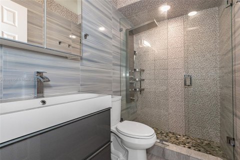 Casa en venta en Hallandale Beach, Florida, 3 dormitorios, 156.08 m2 № 1807569 - foto 23