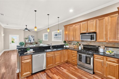 House in Gainesville, Florida 3 bedrooms, 183.85 sq.m. № 2313095 - photo 12
