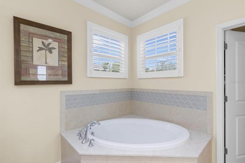 Villa ou maison à vendre à Tampa, Floride: 4 chambres, 241.45 m2 № 2210256 - photo 18