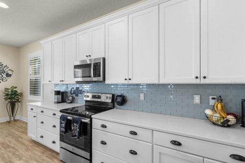 Villa ou maison à vendre à Tampa, Floride: 4 chambres, 241.45 m2 № 2210256 - photo 8