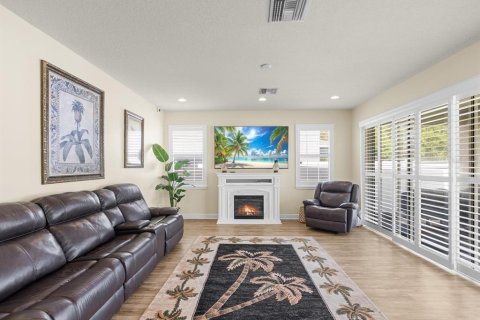 Villa ou maison à vendre à Tampa, Floride: 4 chambres, 241.45 m2 № 2210256 - photo 13