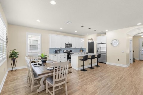 Villa ou maison à vendre à Tampa, Floride: 4 chambres, 241.45 m2 № 2210256 - photo 11