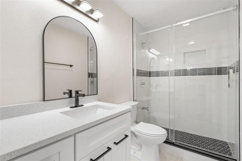 House in Saint Petersburg, Florida 3 bedrooms, 139.54 sq.m. № 2207749 - photo 21