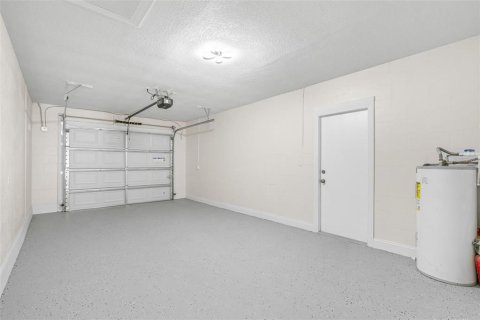 House in Saint Petersburg, Florida 3 bedrooms, 139.54 sq.m. № 2207749 - photo 30