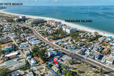 Commercial property in Treasure Island, Florida 4 bedrooms, 193.24 sq.m. № 2217465 - photo 14