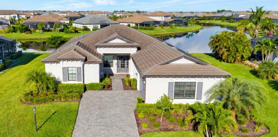 Casa en LORRAINE LAKES en Bradenton, Florida 3 dormitorios, 258.92 m2 № 2387386