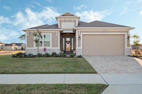 House in Mount Dora, Florida 3 bedrooms, 220.18 sq.m. № 1541865 - photo 1
