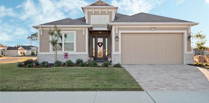 House in Mount Dora, Florida 3 bedrooms, 220.18 sq.m. № 1541865
