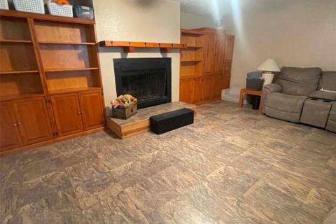 Villa ou maison à vendre à Umatilla, Floride: 3 chambres, 193.79 m2 № 2296159 - photo 5