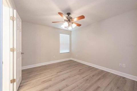 House in Fish Hawk, Florida 4 bedrooms, 254.18 sq.m. № 1687414 - photo 18