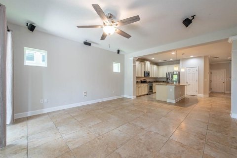 House in Fish Hawk, Florida 4 bedrooms, 254.18 sq.m. № 1687414 - photo 3