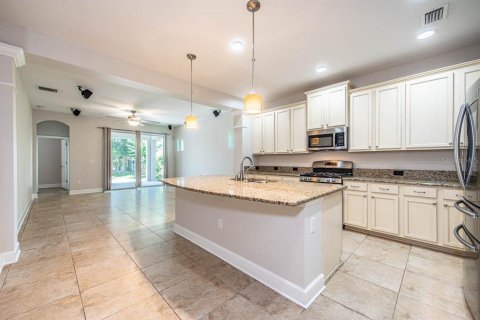 Villa ou maison à vendre à Fish Hawk, Floride: 4 chambres, 254.18 m2 № 1687414 - photo 2