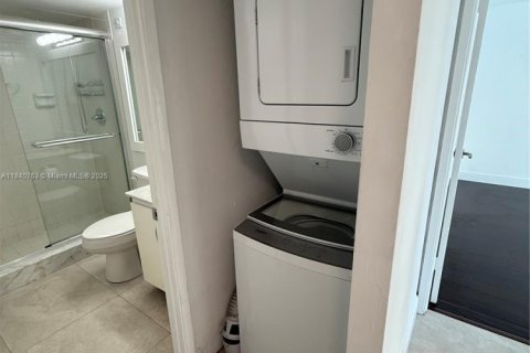 Copropriété à louer à Miami, Floride: 2 chambres, 113.15 m2 № 1831081 - photo 29