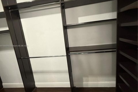 Copropriété à louer à Miami, Floride: 2 chambres, 113.15 m2 № 1831081 - photo 26