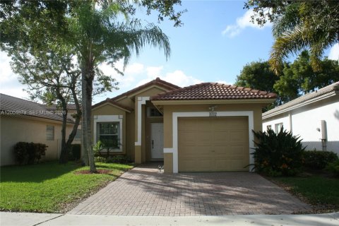 House in Weston, Florida 3 bedrooms, 131.55 sq.m. № 2068882