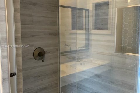 House in Weston, Florida 3 bedrooms, 131.55 sq.m. № 2068882 - photo 9