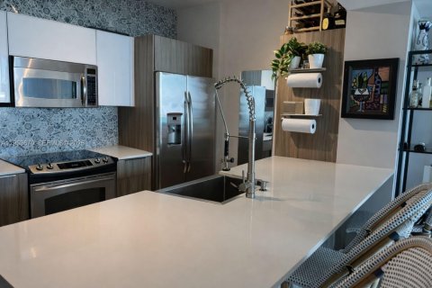 Copropriété à louer à Miami, Floride: 2 chambres, 104.05 m2 № 2008069 - photo 6