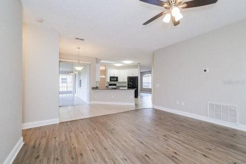 Casa en alquiler en Kissimmee, Florida, 3 dormitorios, 174.28 m2 № 1914493 - foto 8